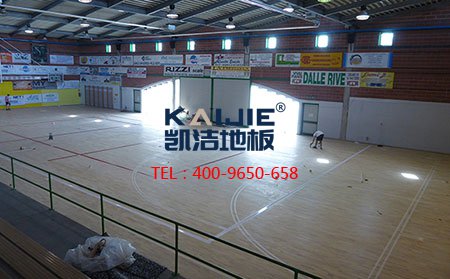 籃球館專用運(yùn)動(dòng)木地板的特點(diǎn)-籃球地板
