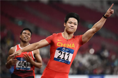<b>亞運會“百米飛人”大戰(zhàn)，蘇炳添9秒92奪冠！</b>-籃球地板網(wǎng)
