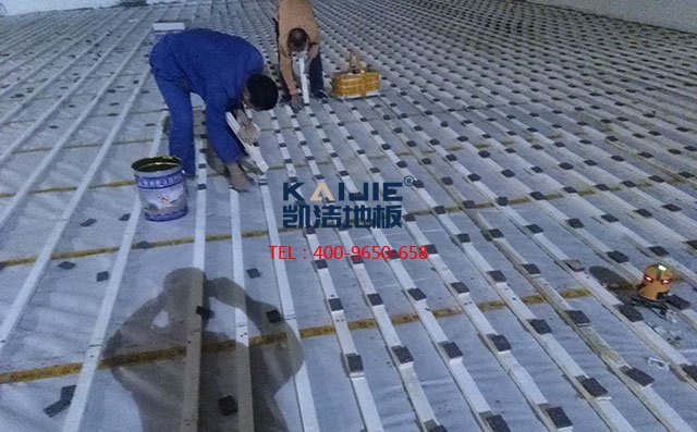 籃球場運動木地板安裝流程有哪些細(xì)節(jié)處理方法——凱潔地板