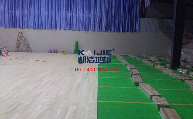 體育館木地板這樣防腐防潮，很管用——?jiǎng)P潔地板
