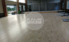 室內(nèi)籃球場館木地板上漆注意事項(xiàng)-籃球場木地板